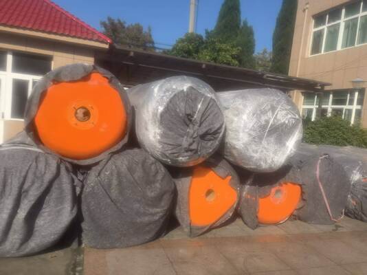 24 Ay Dönem Köpükle Doldurulmuş Fenders D3.0m X L5.0m Dönüşüm Yüzde 60 Dayanıklı Deniz Limanı Koruma Çözümü