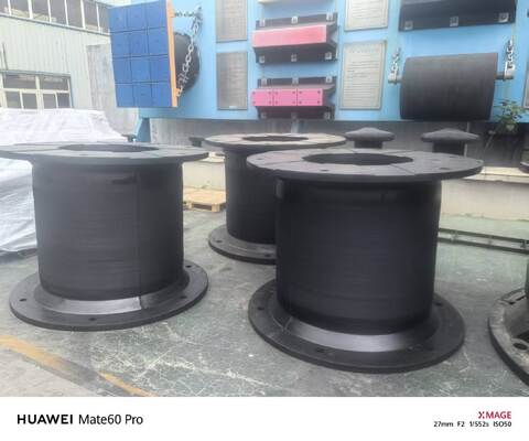 25°C ila 80°C Hücre Kauçuk Fenders Özelleştirilebilir Siyah Dayanıklı Denizli Dock Bumpers Etkili Etki Emimi için Tasarlanmıştır
