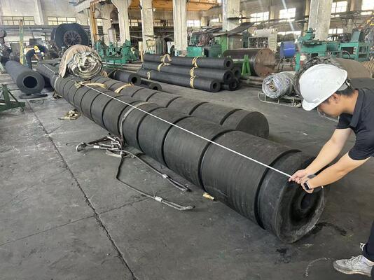 Dock Boat Protection Tug Boat Fenders, üstün direnç ve hava koşullarına dayanıklılık sunar.