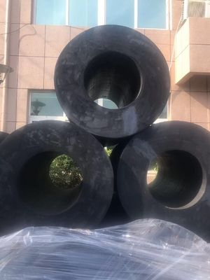 Boltlu Kurulum Silindrik Kauçuk Fender 10-1000kg Uzunluk 1000-5000mm Liman ve Dock Uygulamaları için özelleştirilebilir