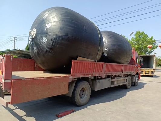 0.5-4.5m çaplı Yokohama Marine Fender düşük tepki gücü ve 2 yıllık garanti ile