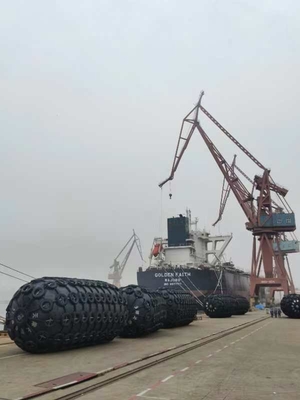 0.5-4.5m çapı Yokohama Deniz Fender Özel Deniz Gereksinimleri için Siyah