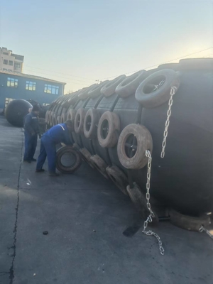 0.5-4.5m çapı Yokohama Deniz Fender Özel Deniz Gereksinimleri için Siyah