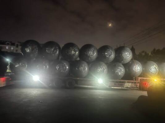 Denizcilik Çamurluğu PU Poliüretan Köpük Kauçuk, Mükemmel Esneklik ve Deniz Çevresel Stresine Karşı Direnç Özelliği