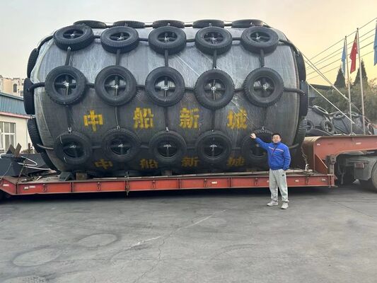 24 Ay Dönem Köpükle Doldurulmuş Fenders D3.0m X L5.0m Dönüşüm Yüzde 60 Dayanıklı Deniz Limanı Koruma Çözümü