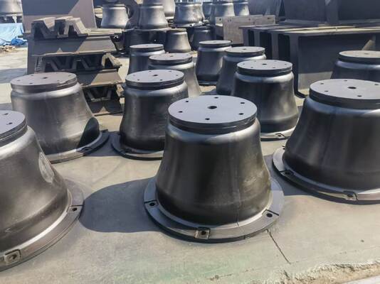 CCS Sertifikalı Konik Kauçuk Fender SGS Onaylı Dayanıklı Deniz Limanı Koruma Ekipmanı Gemi Kargolama ve demirleme uygulamaları için