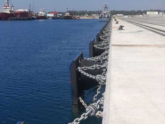 SGS Onaylı Koni Lastik Fenders, 60-70 Shore A Sertlik ve Hava Direnci Sağlar, Deniz Bağlama Sistemleri İçin İdealdir